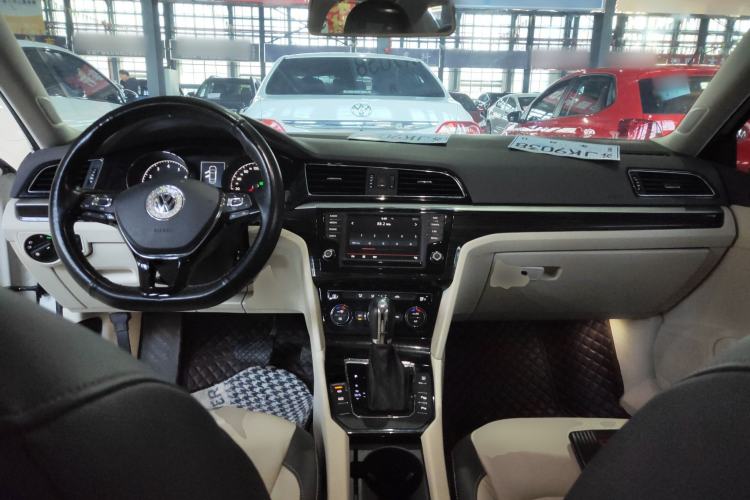 Used Volkswagen Lamando 2015 230TSI DSG Fashion Edition