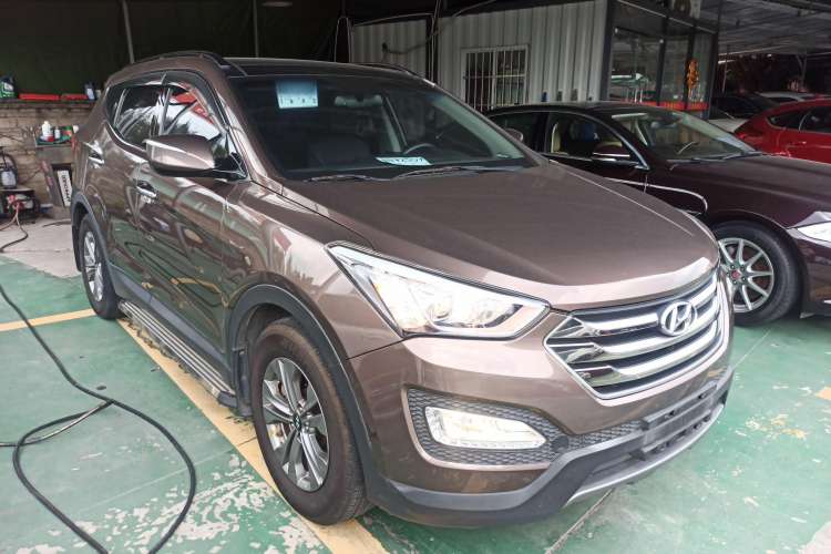 Used Hyundai Santa Fe 2015 2.0T Automatic 4x4 Smart 7-Seater
