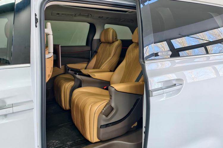 Used Denza D9 2022 DM-i 970 Four-Wheel Drive Flagship Model
