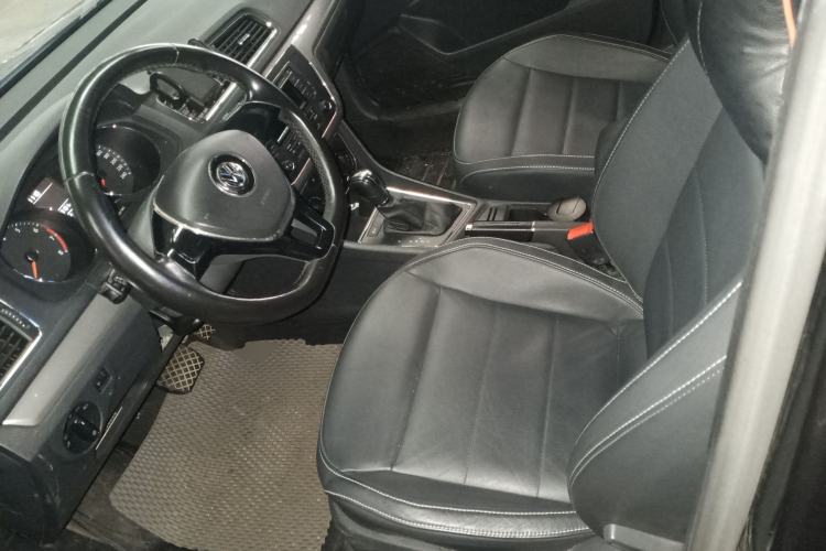 Used Volkswagen Lavida 2015 1.6L Automatic Comfort Edition
