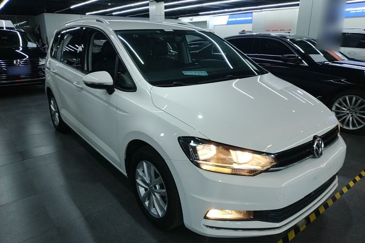 Used Volkswagen Touran 2016 Volkswagen Touran L 280TSI DSG Comfort Edition
