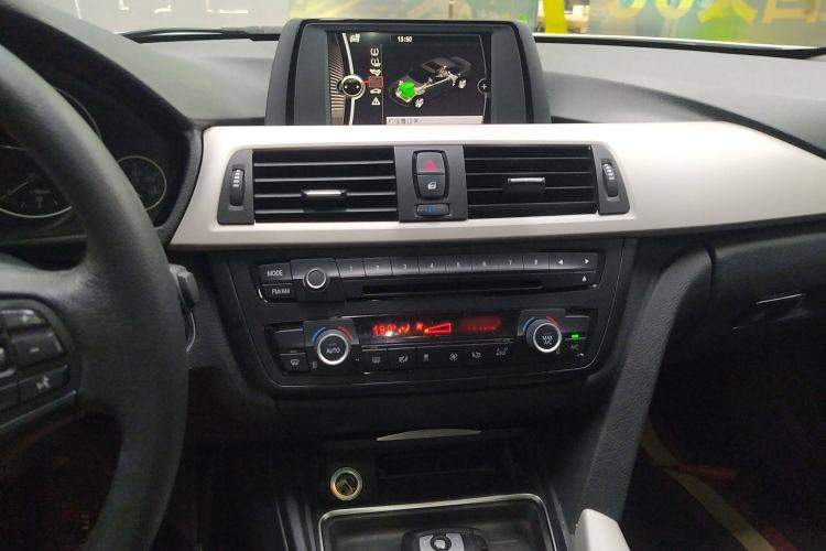 Used BMW 3 Series 2014 320Li Fashion Model
