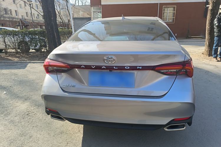 Used Toyota Avalon 2023 2.0L Premium Edition
