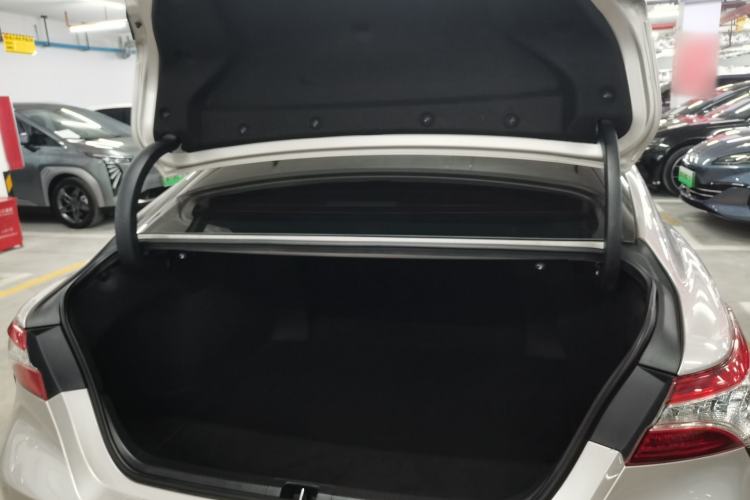 Used Toyota Camry 2021 2.0S FENGSHANG Edition
