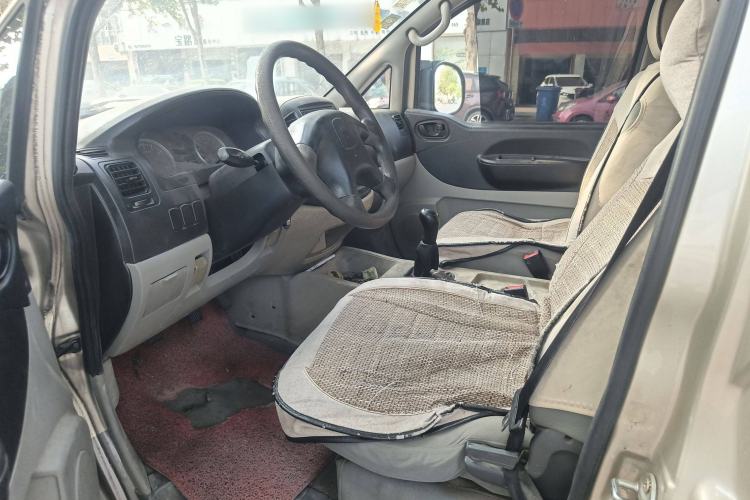 Used FORTHING Lingzhi 2016 V3 1.5L 7-Seater Luxury Model China IV Standard
