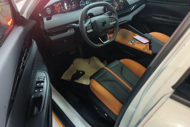 Used Changan UNI-V 2025 1.5T 500Bar Prestige Sporty Version
