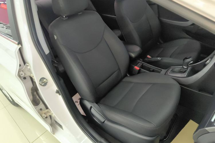 Used Hyundai Elantra 2016 1.6L Automatic Smart Version
