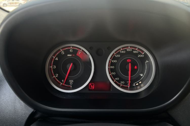 Used MG 3SW 2015 1.5L AMT Elite Version
