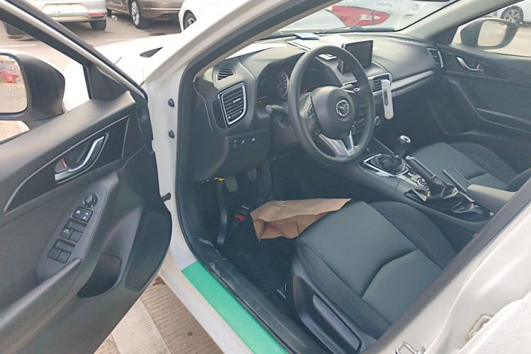 Used Mazda Mazda 3 Axela 2016 Sedan 1.5L Manual Luxury Model