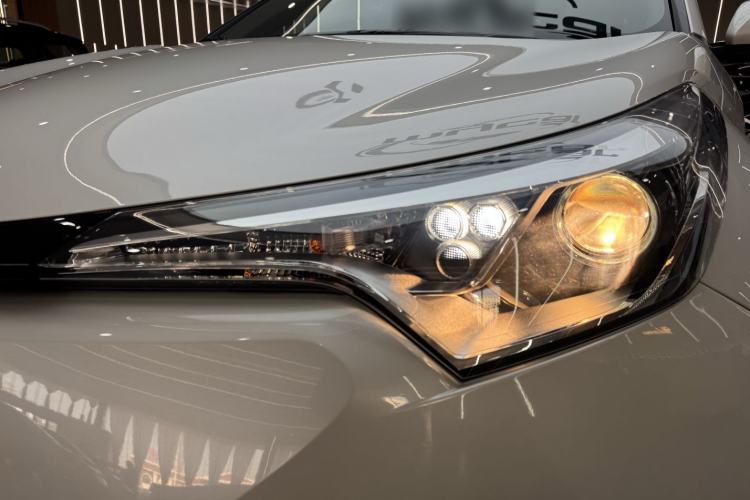 Used Toyota IZOA 2020 2.0L Yi Xiang CARE