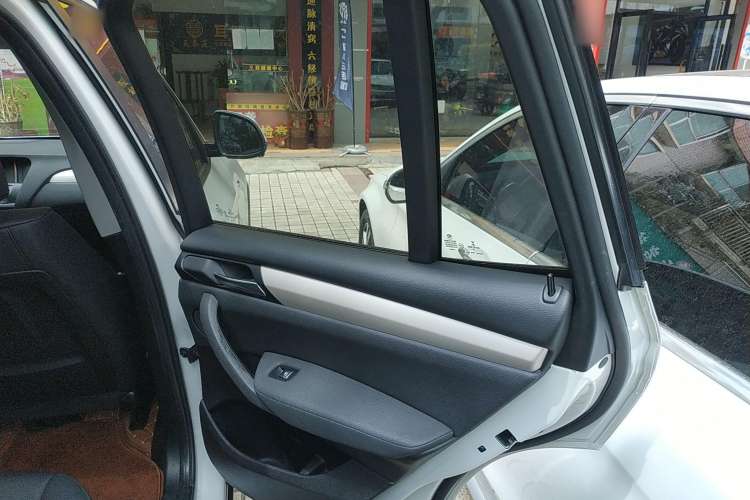 Used BMW X3 2016 sDrive20i
