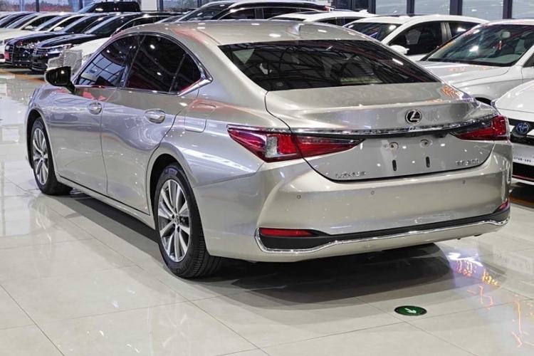 Used Lexus ES 2018 200 Excellence Edition China V Standard
