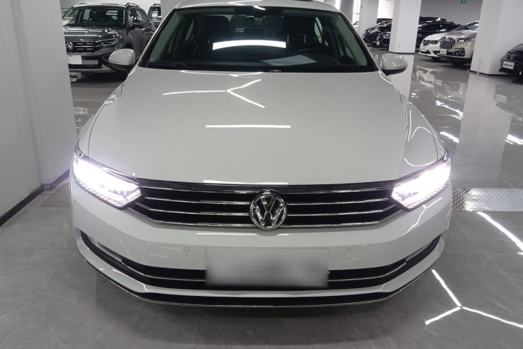 Used Volkswagen Magotan 2018 Facelift 330TSI DSG Luxury Model
