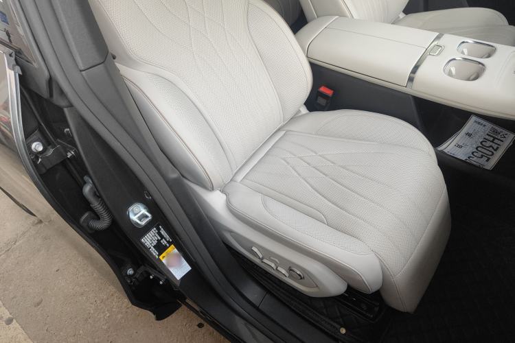 Used  Q07 2025 215 Flagship PLUS
