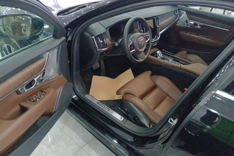 Used Volvo S90 2024 B5 Luxury Smart Edition