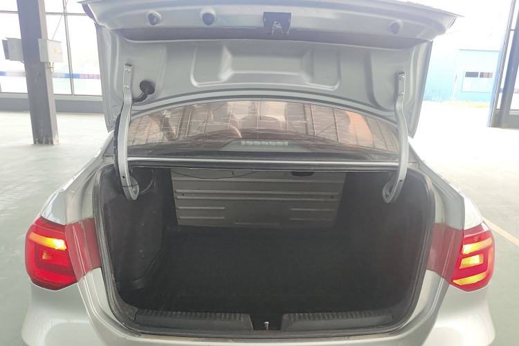 Used Volkswagen Jetta 2015 1.6L Automatic Comfort Model
