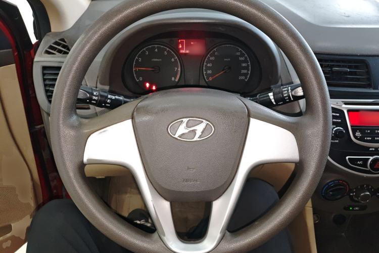 Used Hyundai Verna 2010 Sedan 1.4L Manual Comfort GS