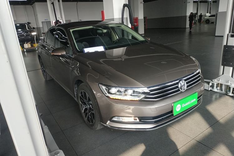 Used Volkswagen Magotan 2017 330TSI DSG Luxury Model
