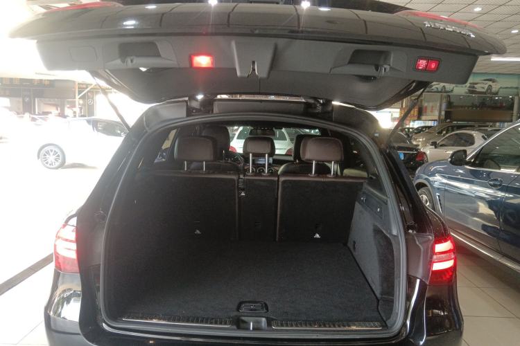 Used Mercedes-Benz GLC 2019 Refreshed GLC 300 L 4MATIC Dynamic Edition
