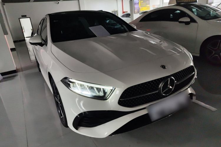Used Mercedes-Benz A-Class 2022 Revised Version A 200 L Sport Sedan Fashionable Style
