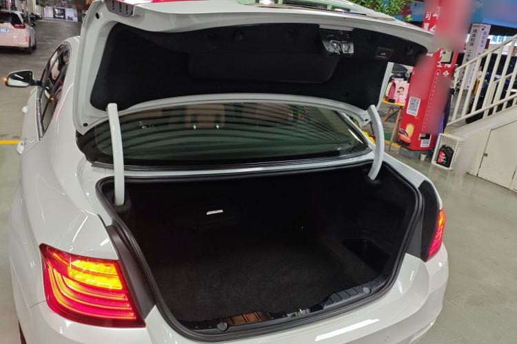 Used BMW 5 Series 2014 528Li Leading Model