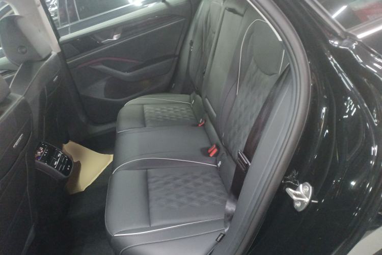 Used Volkswagen Magotan 2024 380TSI DSG Prestige Edition DaMai Package
