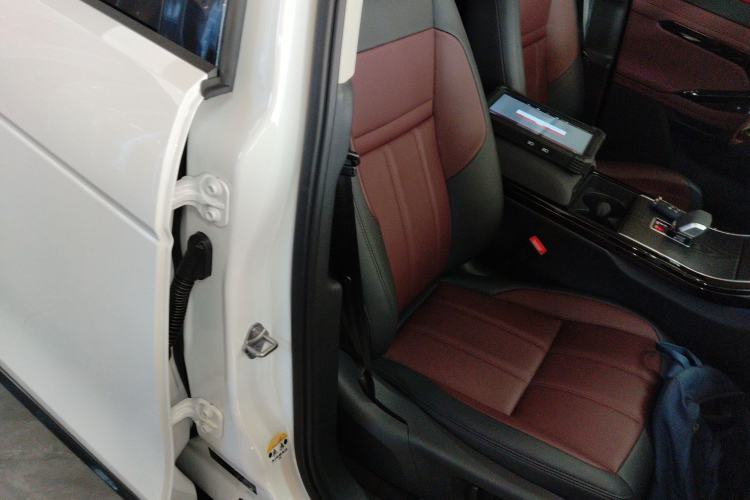 Used Land Rover Range Rover Evoque 2024 Aurora L 249 PS Prestige Light-Chasing Edition
