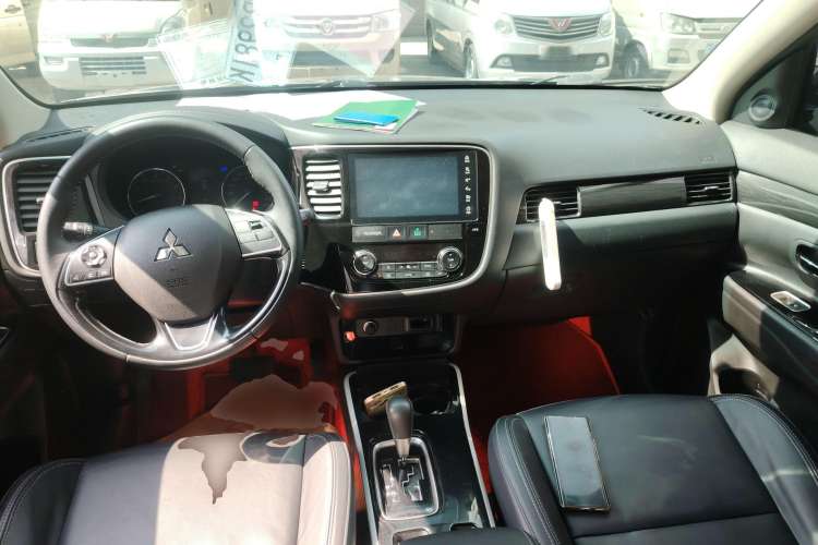 Used Mitsubishi Outlander 2019 2.0L Two-Wheel Drive Comfort Edition 5 Seats China VI Standard
