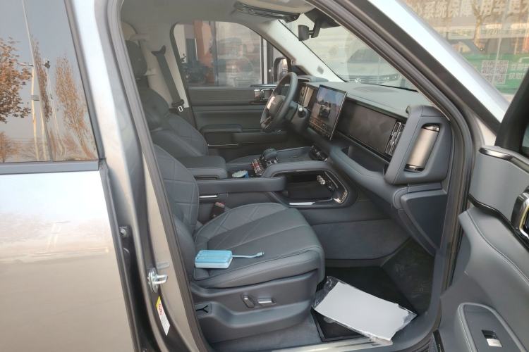 Used  Leopard 5 2023 Explore Edition
