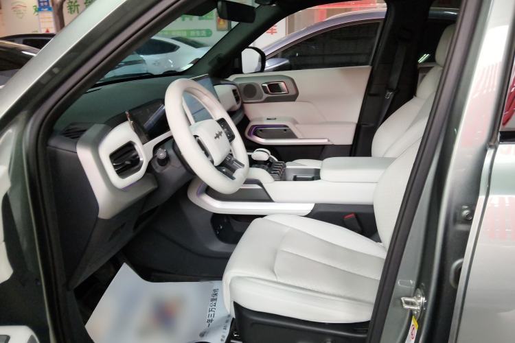 Used  Titanium 3 2025 501 km All-Wheel Drive Intelligent Driving Max Edition
