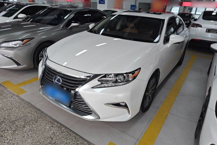 Used Lexus ES 2015 300h Comfort Edition