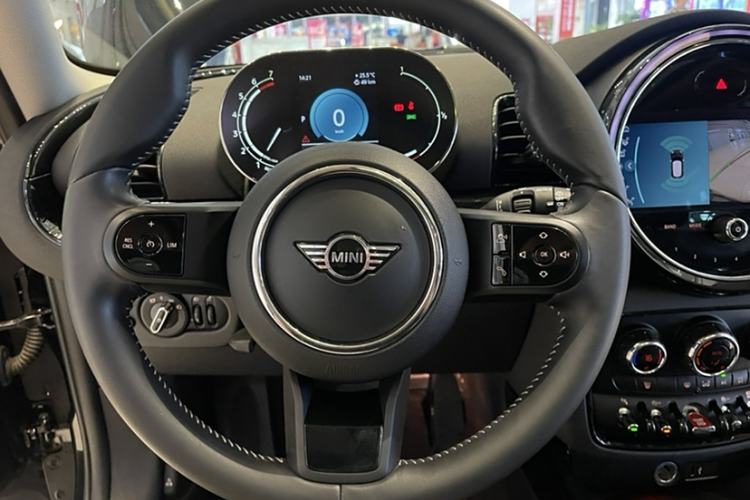 Used  Clubman 2022 Facelift 1.5T COOPER Connoisseur
