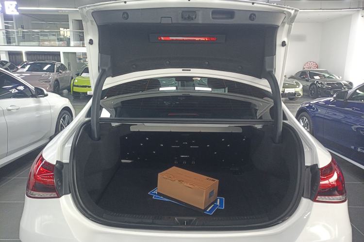 Used Mercedes-Benz A-Class 2022 Revised Version A 200 L Sport Sedan Fashionable Style