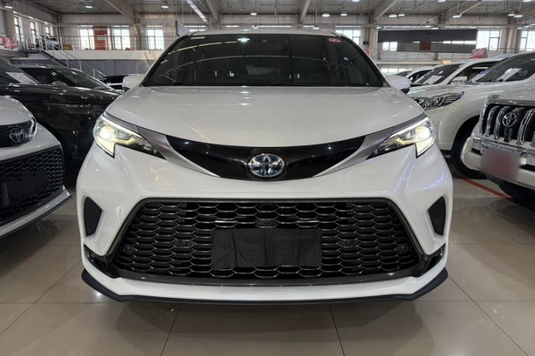 Used Toyota Granvia 2023 2.5L Hybrid Flagship VIP Edition