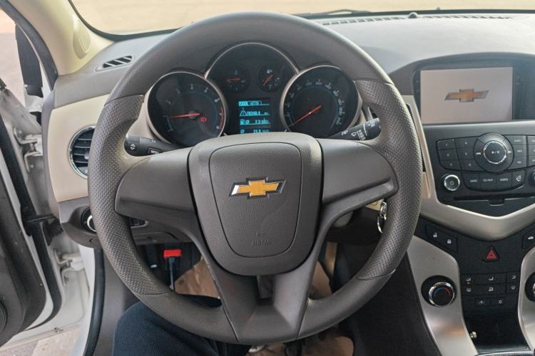 Used Chevrolet Cruze 2015 1.5L Classic SL MT