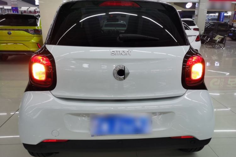 Used smart forfour 2018 0.9T 66 kW Pioneer Edition