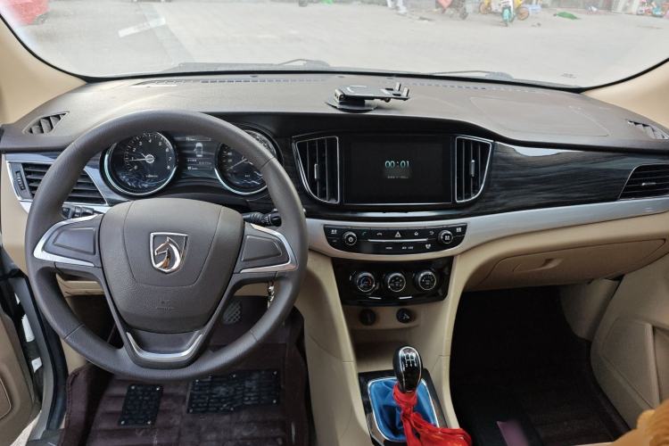 Used Baojun 730 2016 1.5L Manual Comfort Version 7 Seats China V Emission Standard