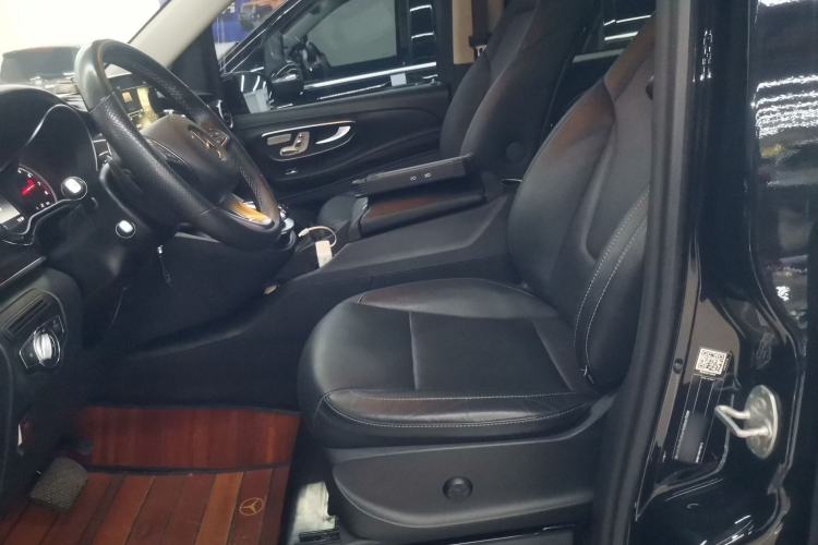 Used Mercedes-Benz V-Class 2018 V 260 Avantgarde Edition China VI
