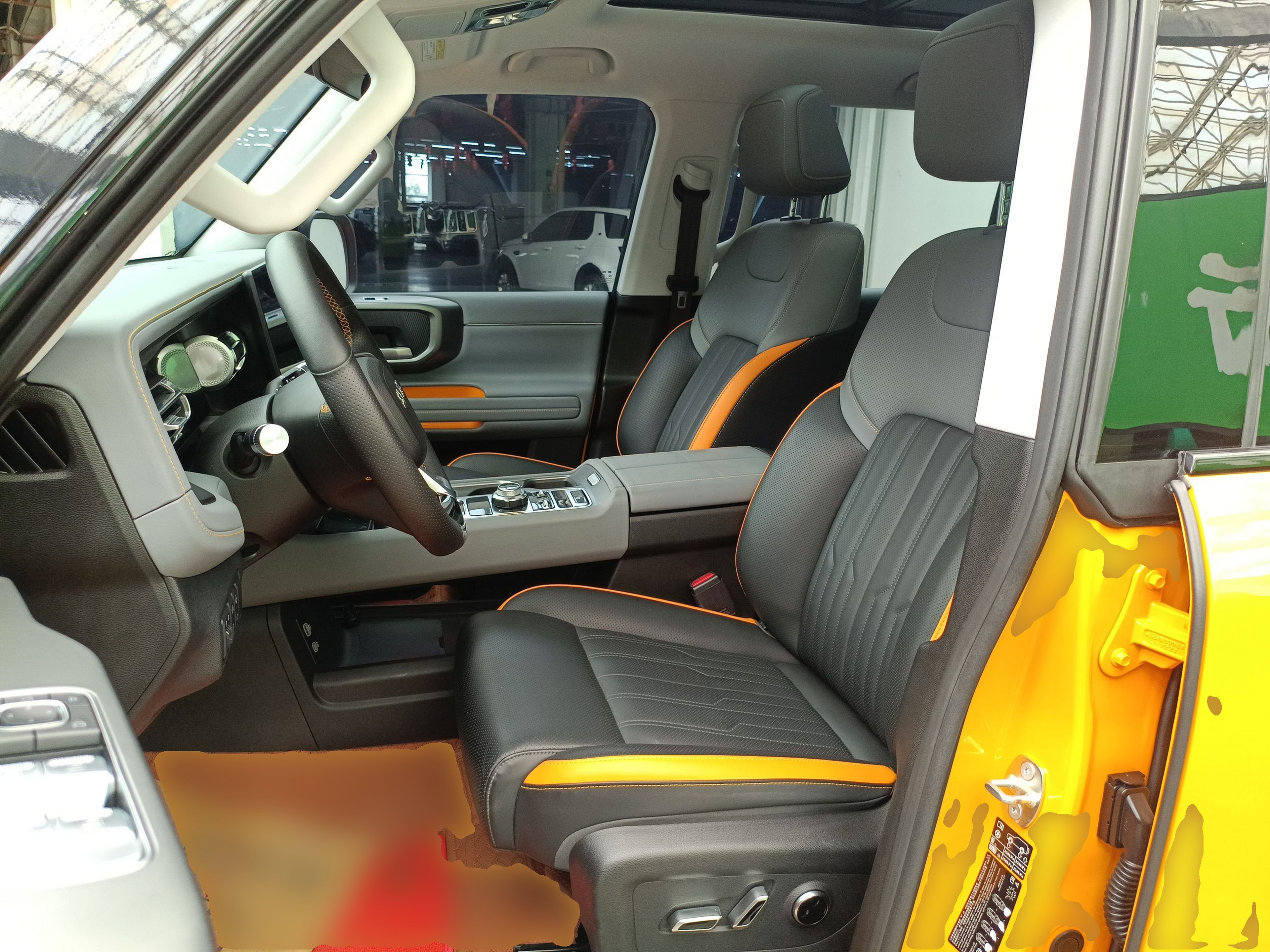 Переднее сиденье в автомобиле