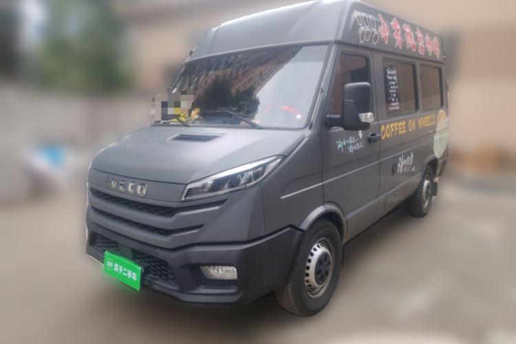 Used Iveco Daily 2023 2.5T A35M1 Multi-Purpose Passenger Vehicle Short Wheelbase Mid-Roof Design Single Tire Side-Sliding Door Automatic Transmission
