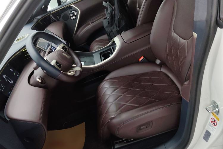 Used  11 2024 580 Three-Laser Four-Wheel Drive Luxury Edition
