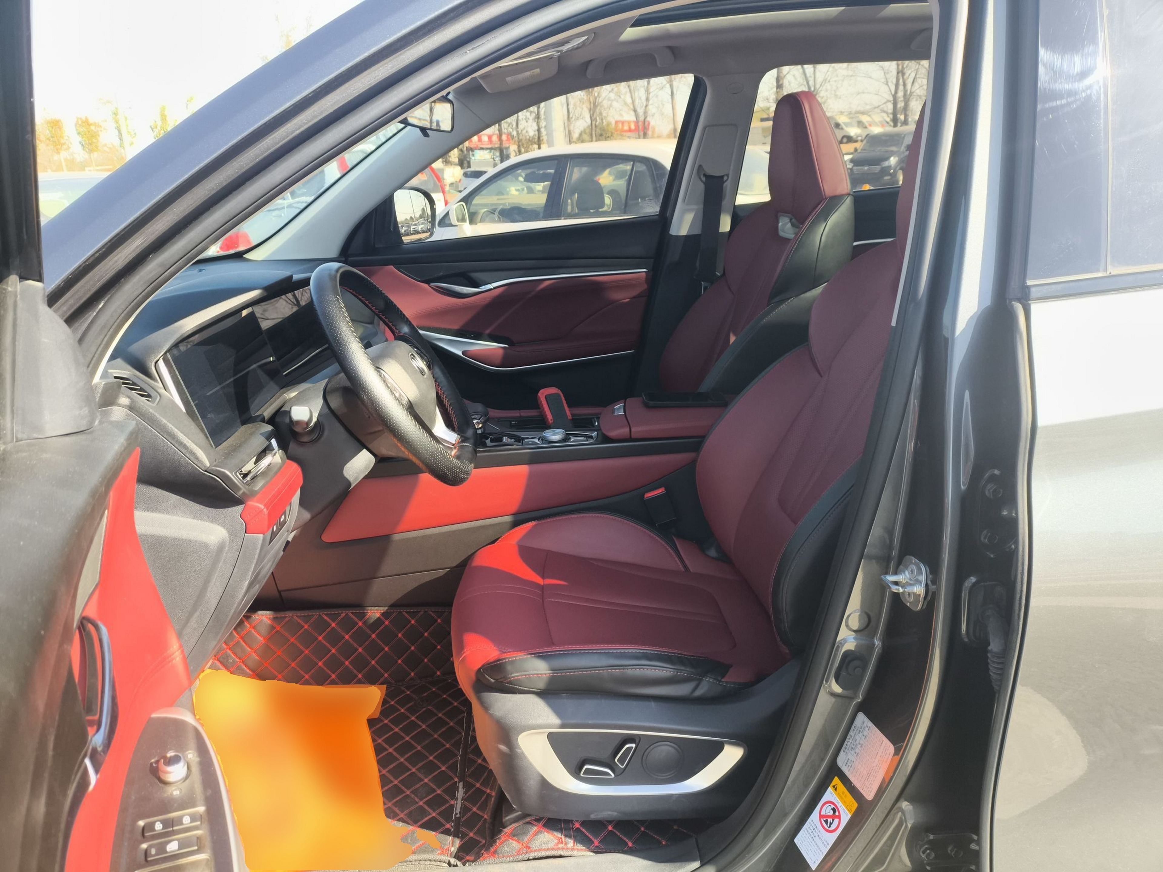 المقاعد الأمامية داخل السيارة