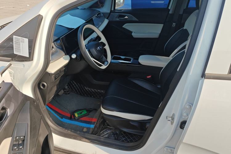 Used Geometry E Firefly 2024 401 km Fluorescent
