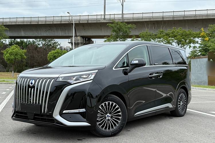 Used Denza D9 2024 EV 620 Premium Model
