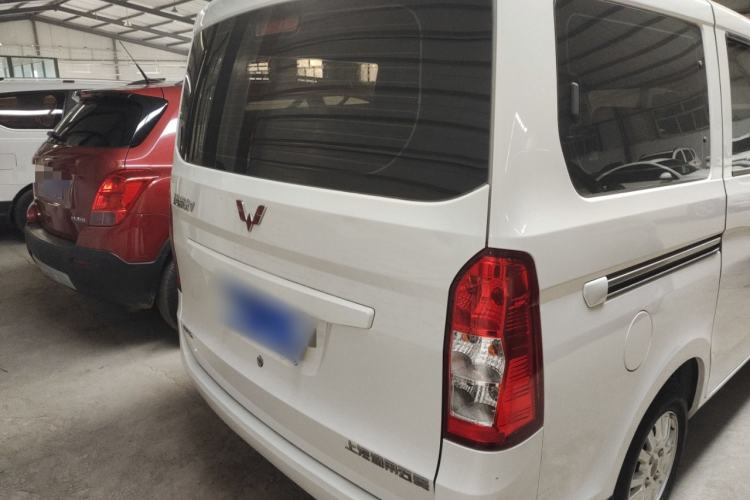 Used Wuling Rongguang V 2018 1.5L Standard Version
