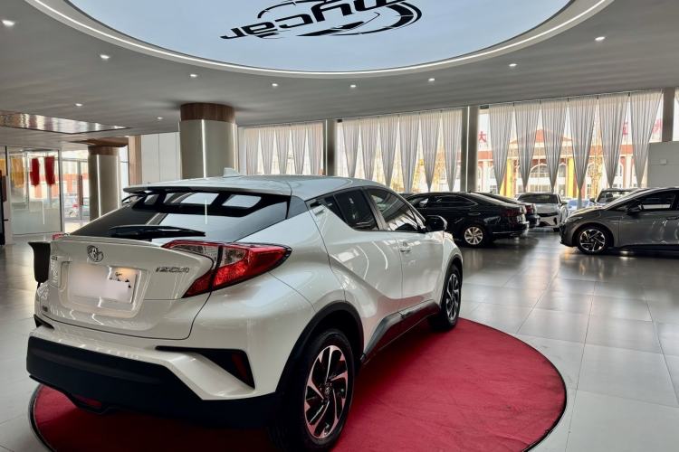 Used Toyota IZOA 2020 2.0L Yi Xiang CARE