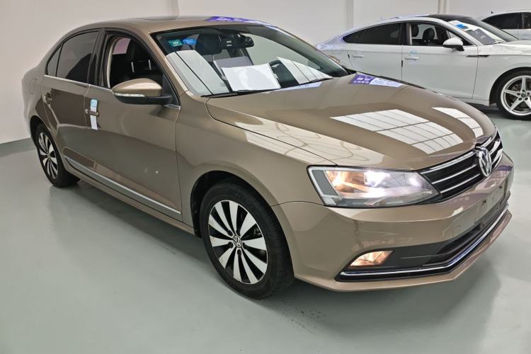 Used Volkswagen Sagitar 2017 230TSI Automatic Comfort Version