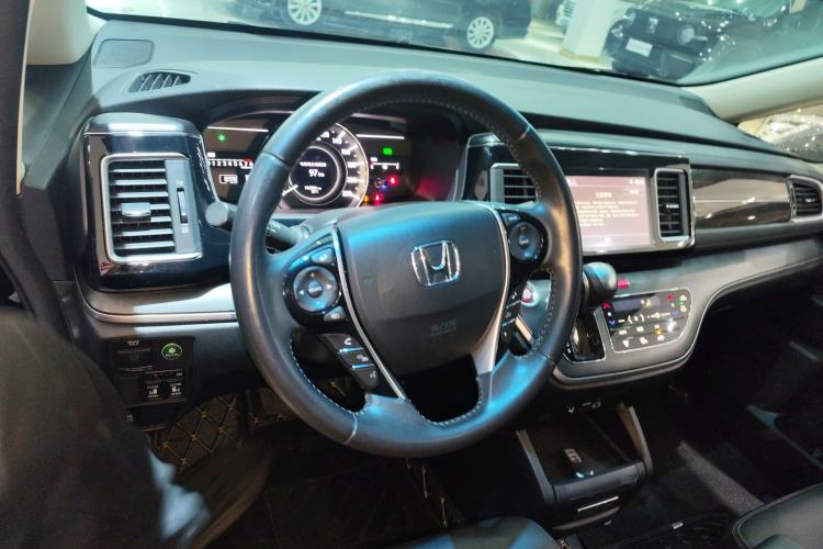 Used Honda Elysion 2016 2.4L Luxury Edition
