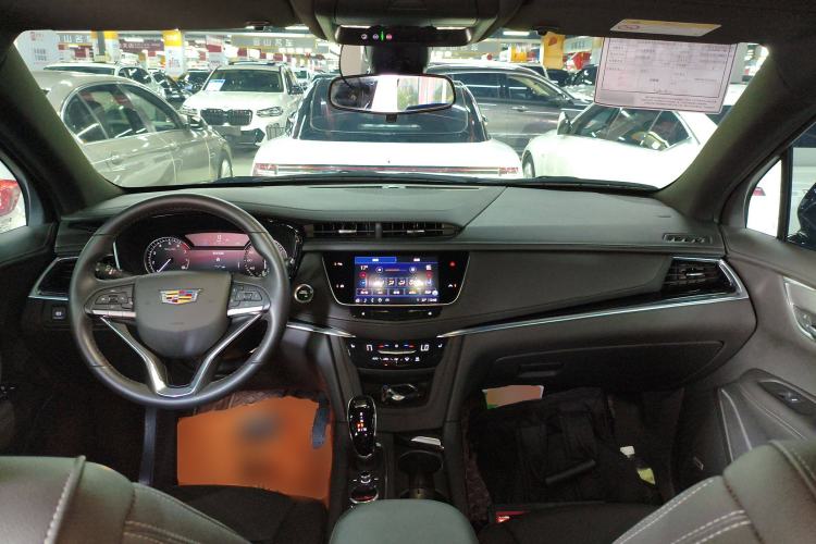 Used Cadillac XT6 2022 2.0T Six-Seater Four-Wheel-Drive Luxury Version
