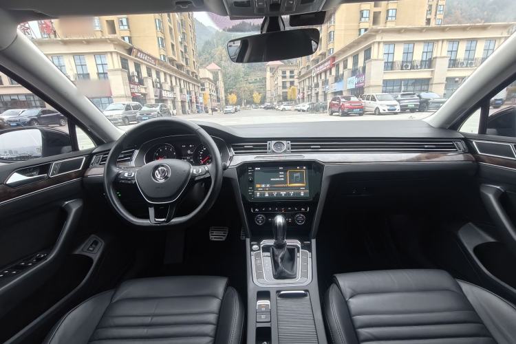 Used Volkswagen Magotan 2018 330TSI DSG Advanced Model
